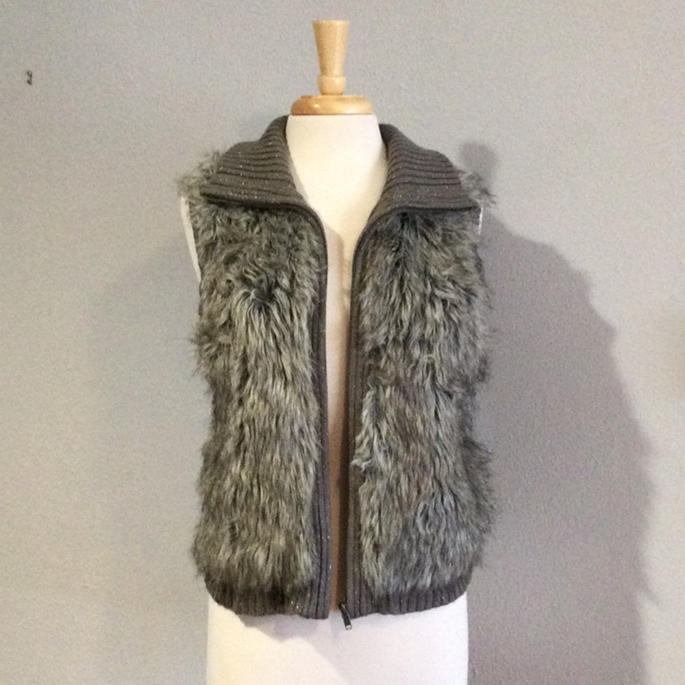 Justice Fuzzy Faux Fur Glitter Gray Full Front Zip Collared Vest 16 (Juniors) - Picture 5 of 16